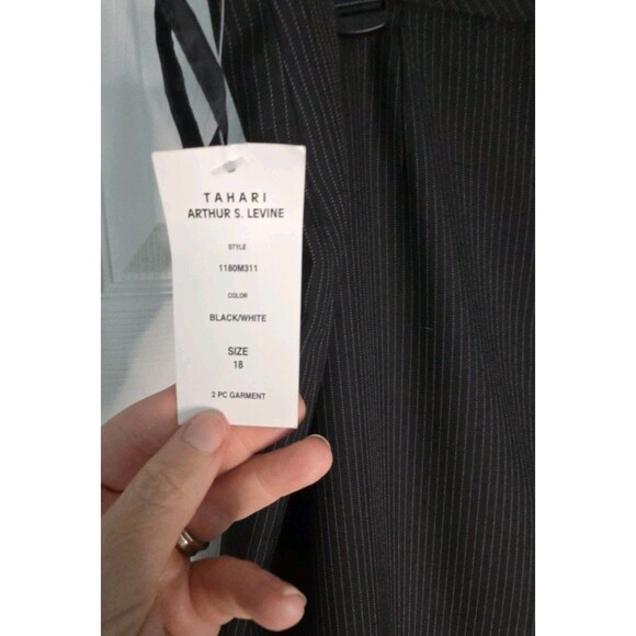 Tahari Arthur Levine skirt suit 'Anna' Sz 18 Black White Strip3 Dbl Breast NWT - Picture 15 of 16